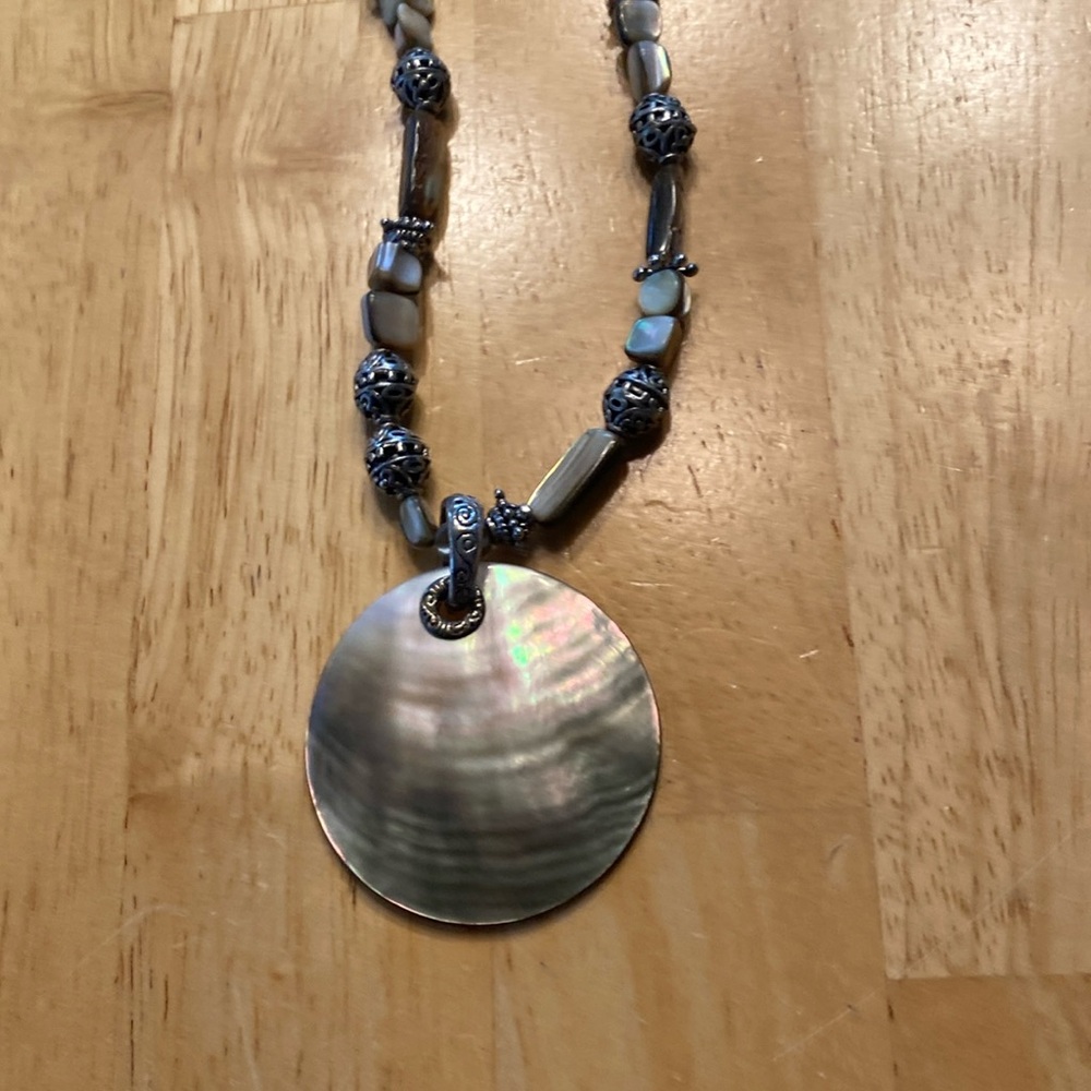 Beautiful necklace 9”